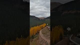 Осень в Колорадо. Горная дорога в Америке.