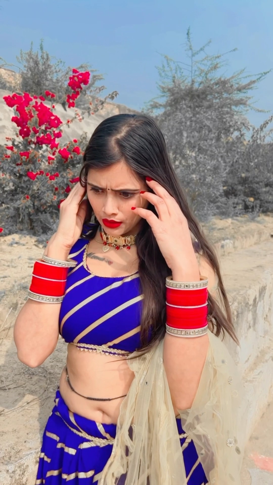 दुनिया की सबसे खूबसूरत लड़की ?#shorts #meenu #trending #funny