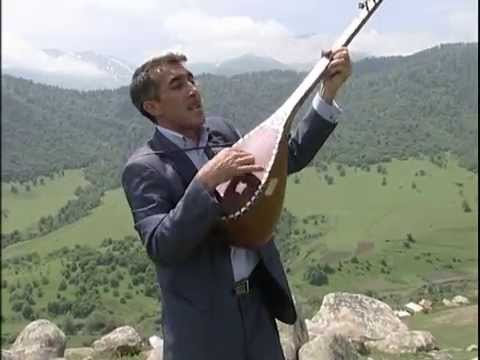 Asiq Mehdi Kelbecerli. Qarmonda Ferhad Gedebeyli.