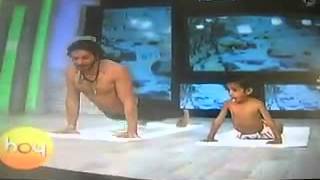 Brayan Gibran Mateo Haciendo Yoga En Hoy