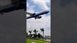 British Airways 777-300 landing at LAX #aviation #planespotting