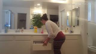 Clean with me/Cleaning entire master bathroom