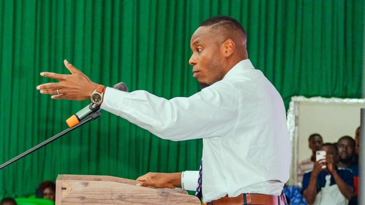 BREAKING: BOYCOTT - APC MP Strikes Out Meeting Dr Sengeh Because Of His Immature Attittude...