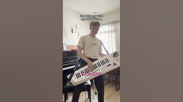 Playing a KEYTAR for my FIRST TIME 🎹🎸🤯 #piano #keytar