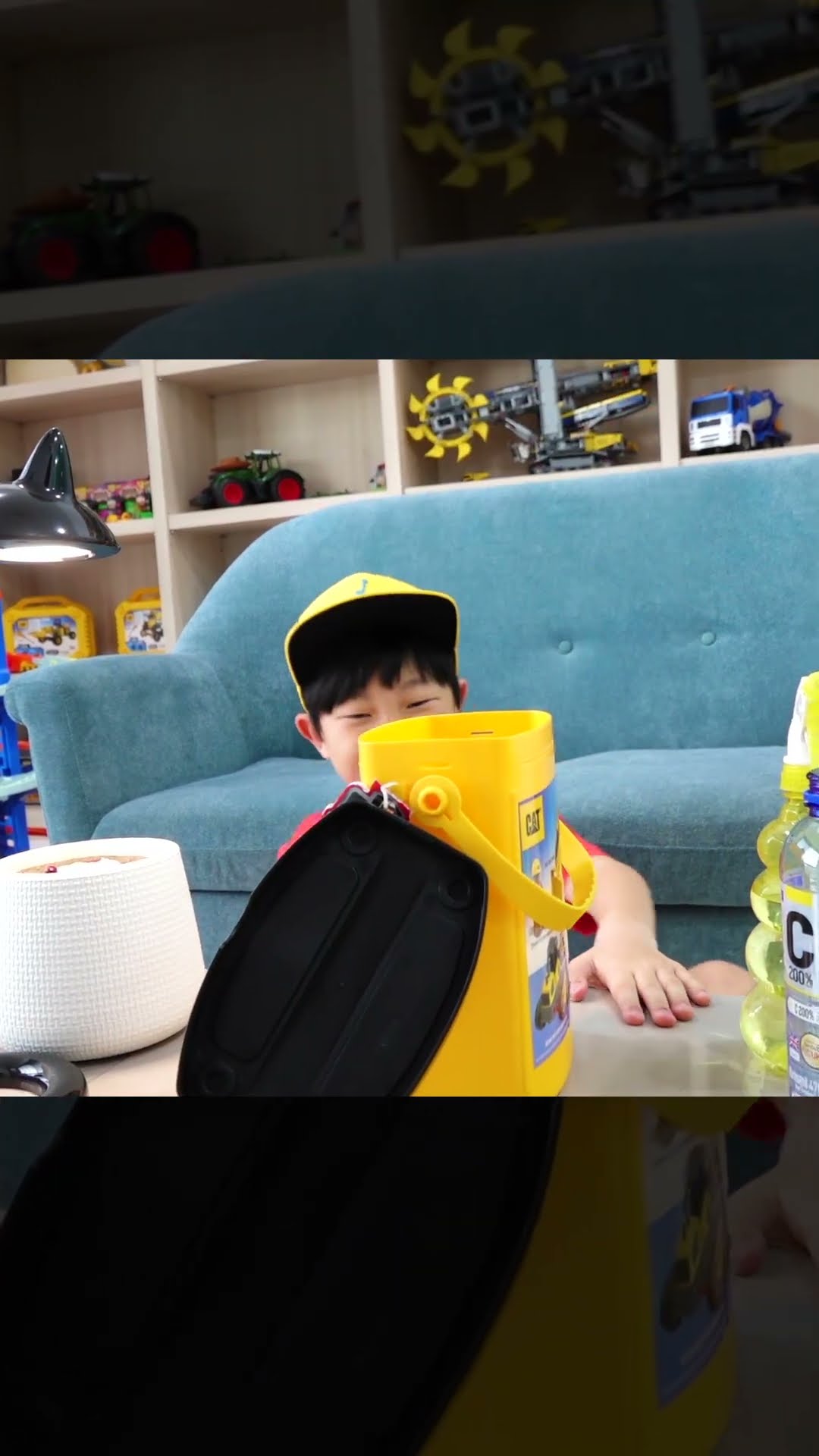 Kids Funny Story about Alien Plant with Fruit Play
