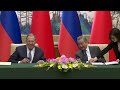 Церемония подписания документов С.Лавровым и Ван И