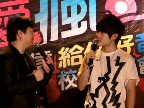110601許仁杰等-2011揪愛瘋音樂-第二屆台北醫學大學竇房節-訪問(幸提供)