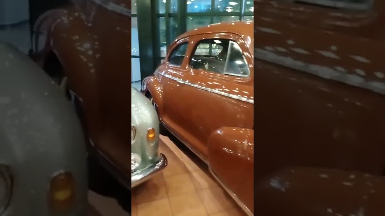 Classic Car museum Istanbul Turkey, cars from 19s are restored and placed like new in the museum.