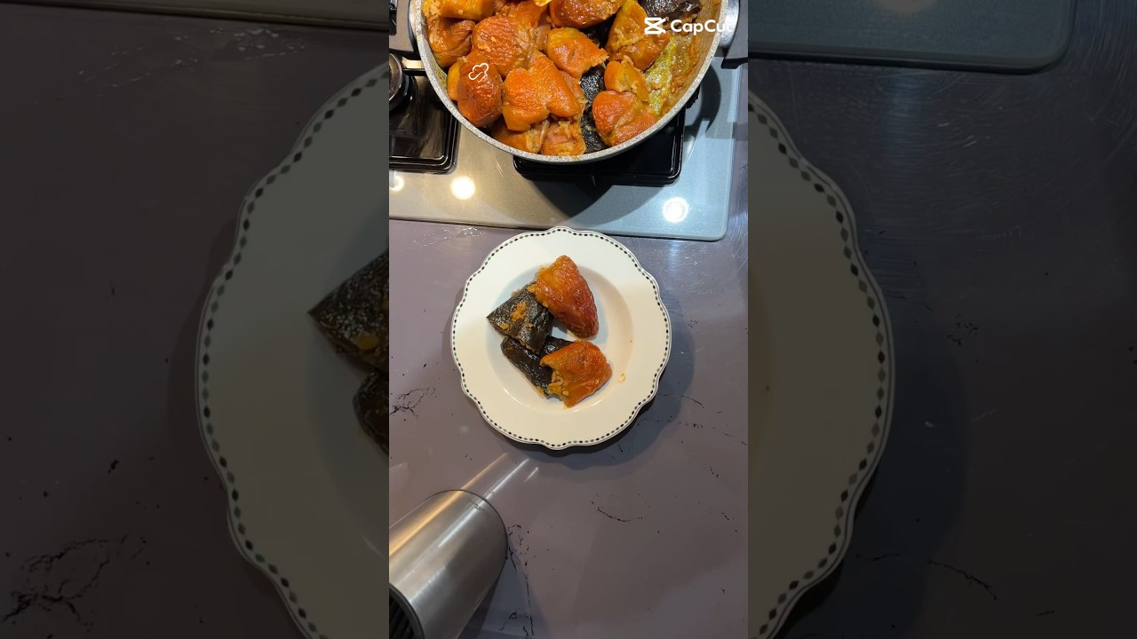 Kuru dolma videom sizlerle! Biber mi yoksa patlıcan mı? #yemek #yemektarifi #dolma #yemektarifleri Kuru dolma videom sizlerle! Biber mi yoksa patlıcan mı? #yemek #yemektarifi #dolma #yemektarifleri