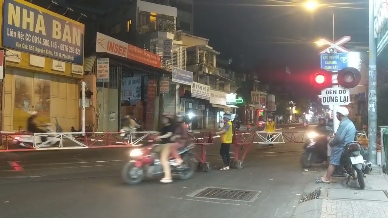 Chắn tàu hoả trên đường Gò Vấp ở Hồ Chí Minh