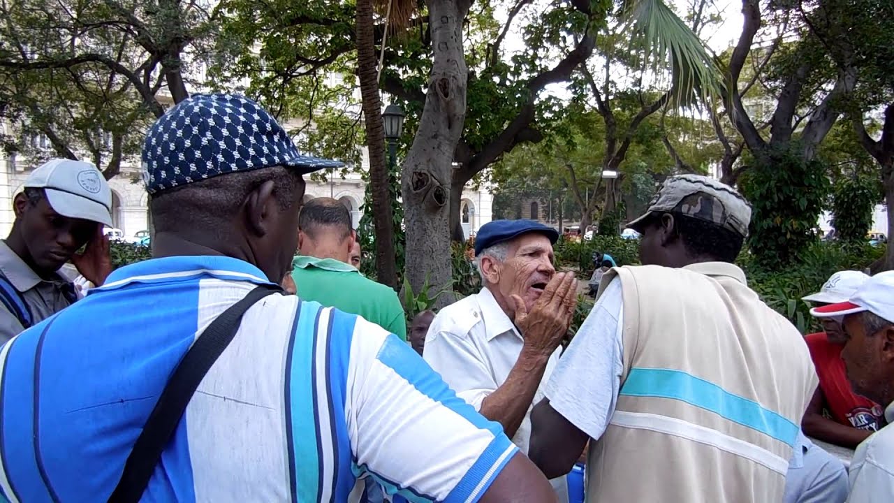 Esquina Caliente (the hot corner) in Old Havana....arguing about biesbol