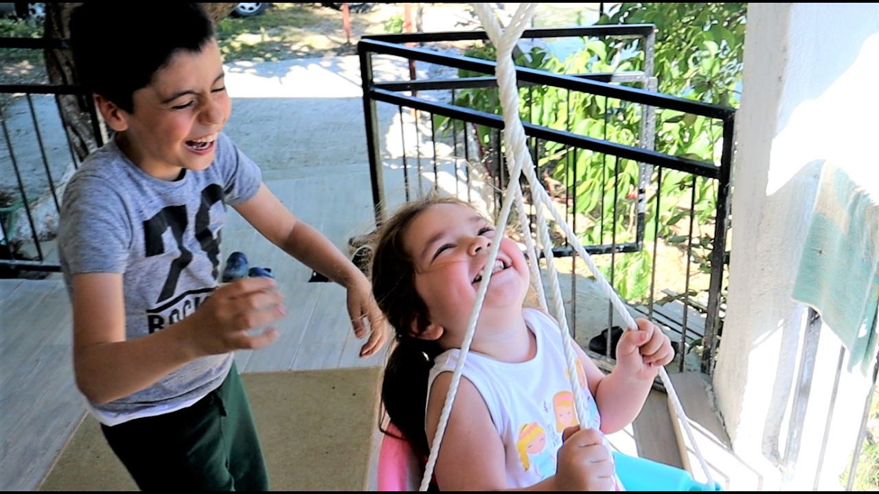 VUĞLEM VE VULUT SALINCAKTA ASILI KALDI ‼️ ANNESİ BABASI KURTARDI !! KABEDE HACILAR HU DEDİ ALLAH