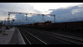 22881 Pune Bhubaneswar Super fast Express | KZG WDM 3A twins |