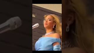 beyoncé chocked with a brazilian fan at renaissance world tour 😩