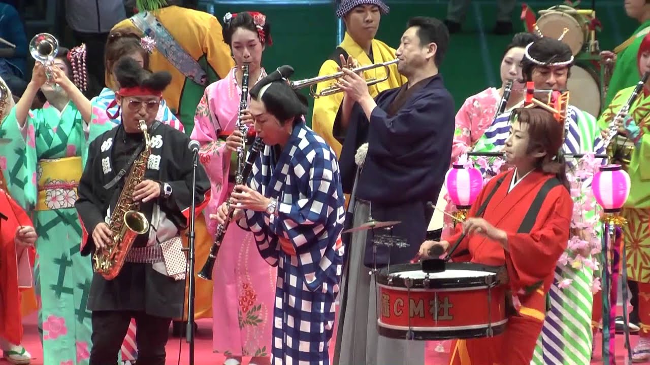 大合奏（お祭りマンボ＆北国の春）　59回チンドンコンクール