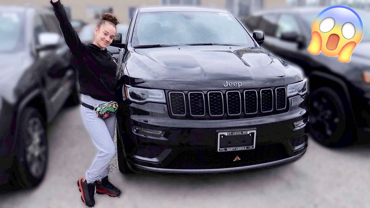 SURPRISING MY GIRLFRIEND WITH HER DREAM CAR **SHE CRIES**