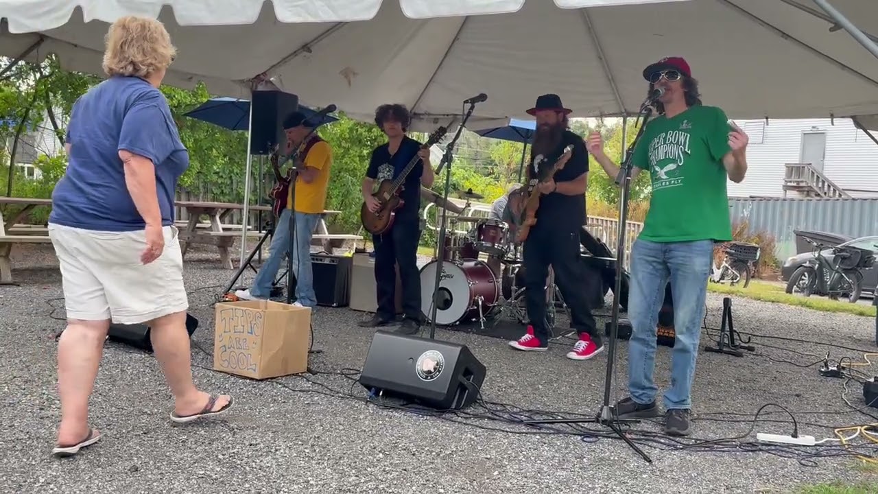 Philadelphia Slim sings "Sweet Little Angel" with The Blues Express