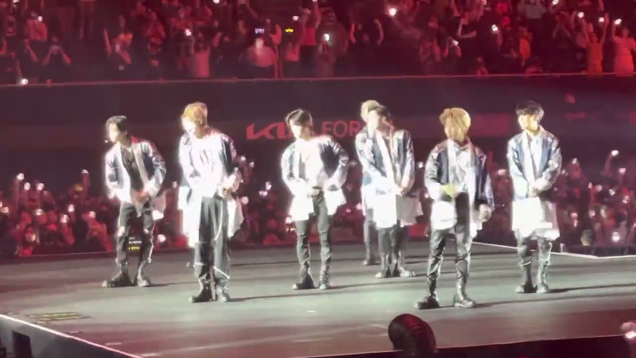 STRAY KIDS Maniac US Tour in LA Day 2 - Thunderous + Domino + God’s Menu