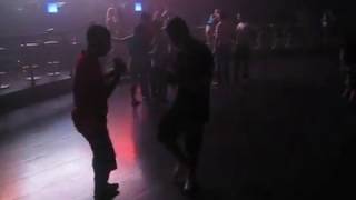 Доминикана мальчики из Бразилии танцуют