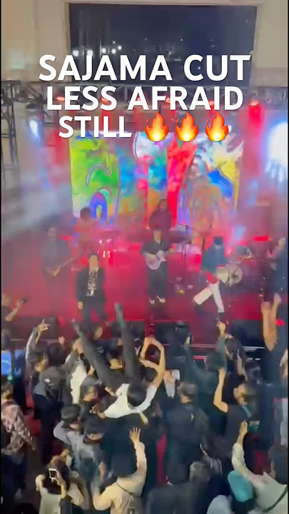 SAJAMA CUT - LESS AFRAID FROM ‘JANJI JONI’ and JKT:SKRG VOL 1 #indierock #crowdsurfing #moshpit
