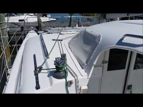 2004 32' TomCat 9.7 Catamaran for sale by Edwards Yacht Sales