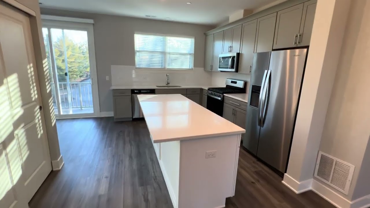 613 Broadway St, Libertyville - Walk Through