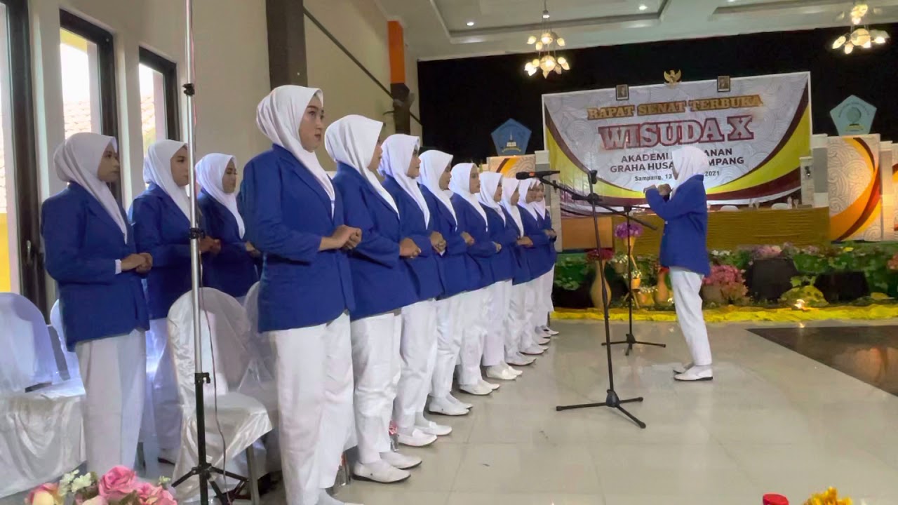 lagu SYUKUR, karya H Mutahar, dinyanyikan oleh tim paduan suara akbid graha husada sampang