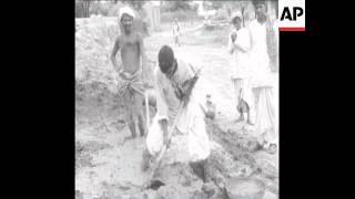 SYND 13/09/73 RESTORATION WORK AFTER PAKISTAN FLOODS