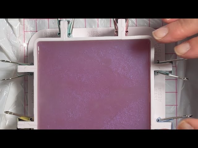 HOW TO MAKE SILICONE MOLDS - for resin casting - FUN WITH RESIN 