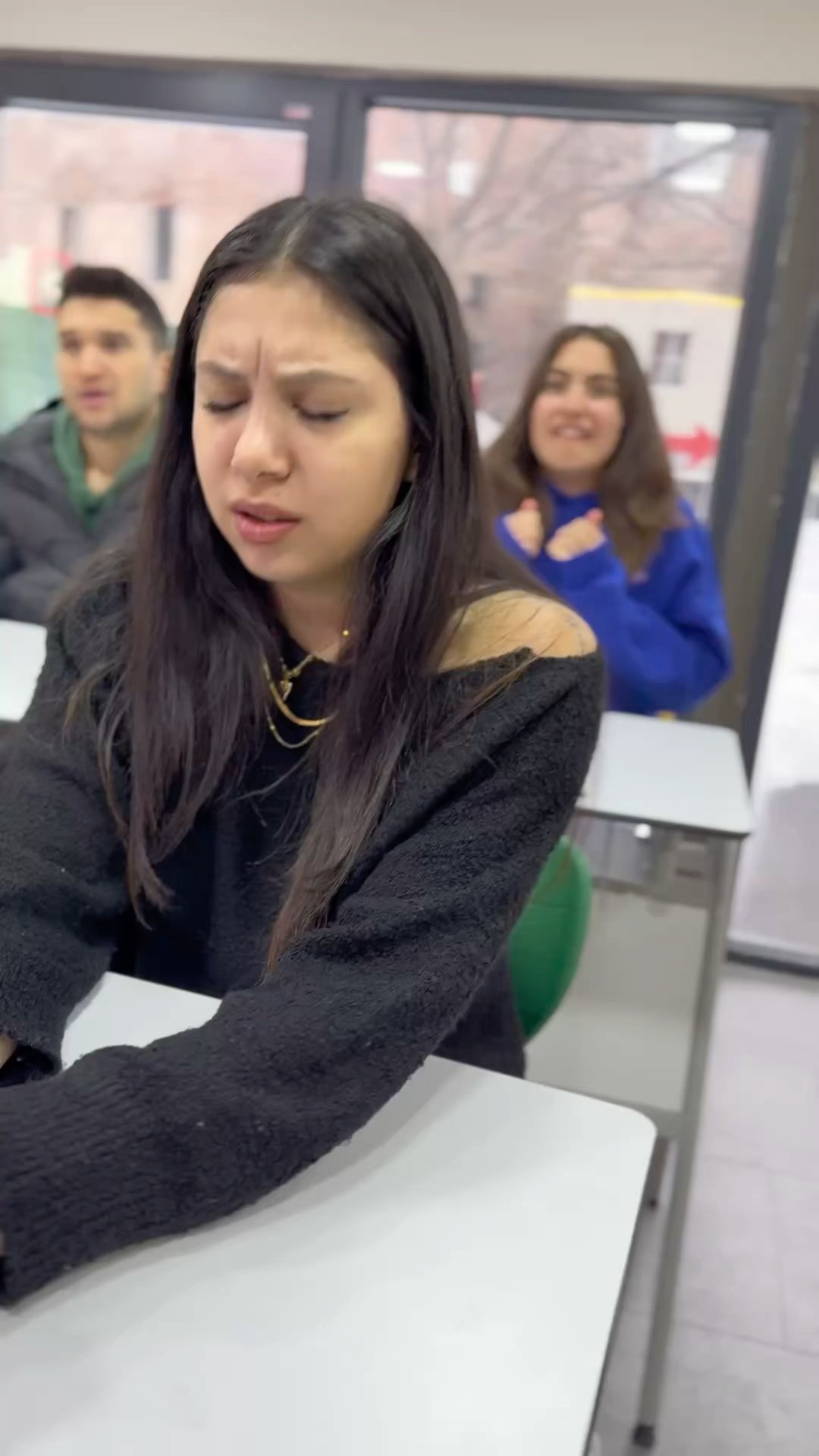 Funny girl in test ?❤️?