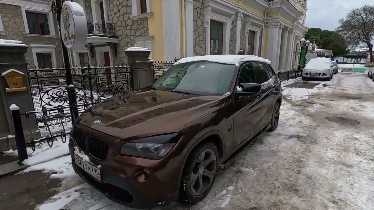 ▶️  ЗИМА В ЯЛТЕ ПРОДОЛЖАЕТСЯ .БАРАШКИ,ВОЛНЫ НА МОРЕ.СОБАКИ СКРЮЧИЛИСЬ. ПОГОДА 17 ЯНВАРЯ. КРЫМ СЕЙЧАС