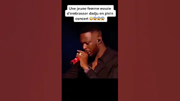 Dadju A Essayer D Embrasser Cette Femme Sur Scène 