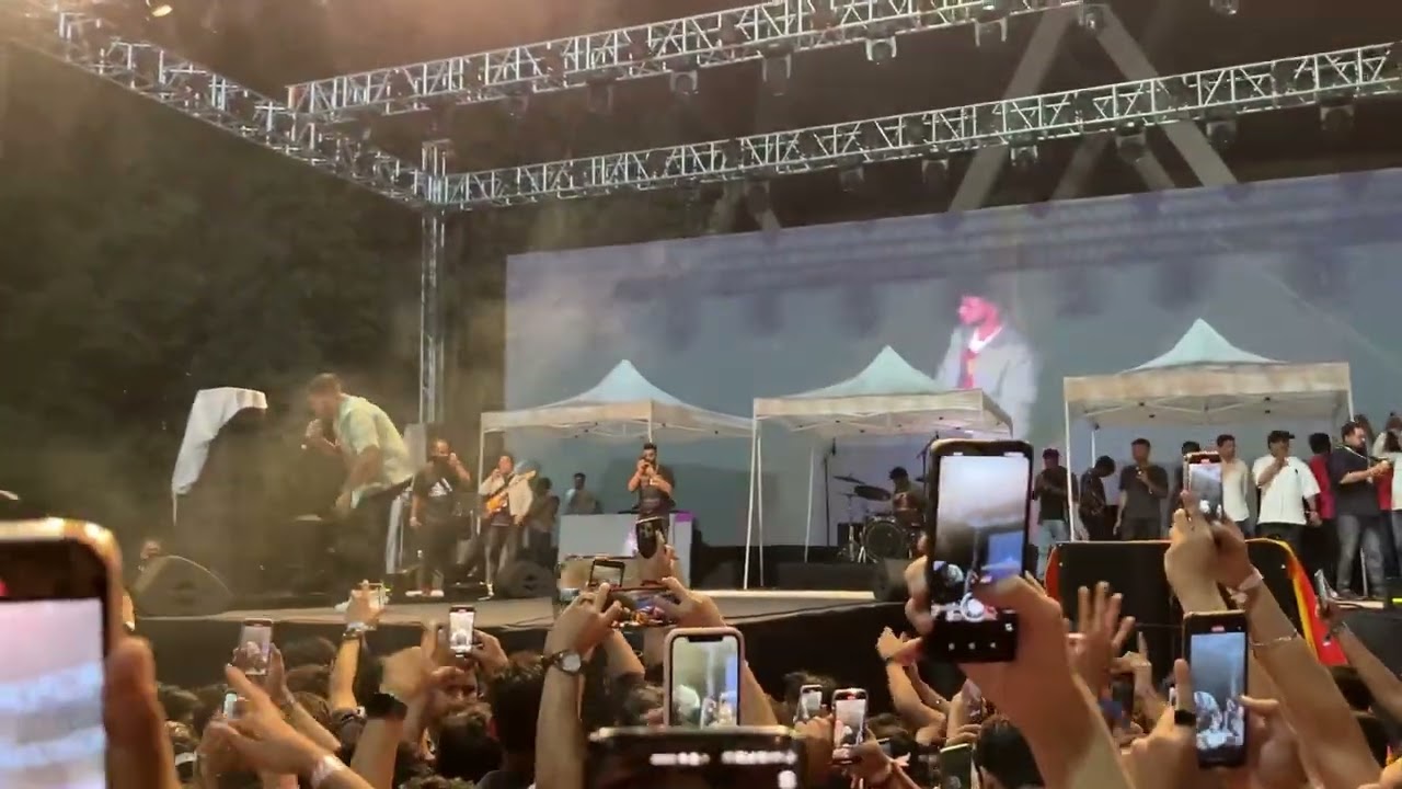 MI AMOR | Gabru nu billo kede chakra ch paya | Live concert delhi