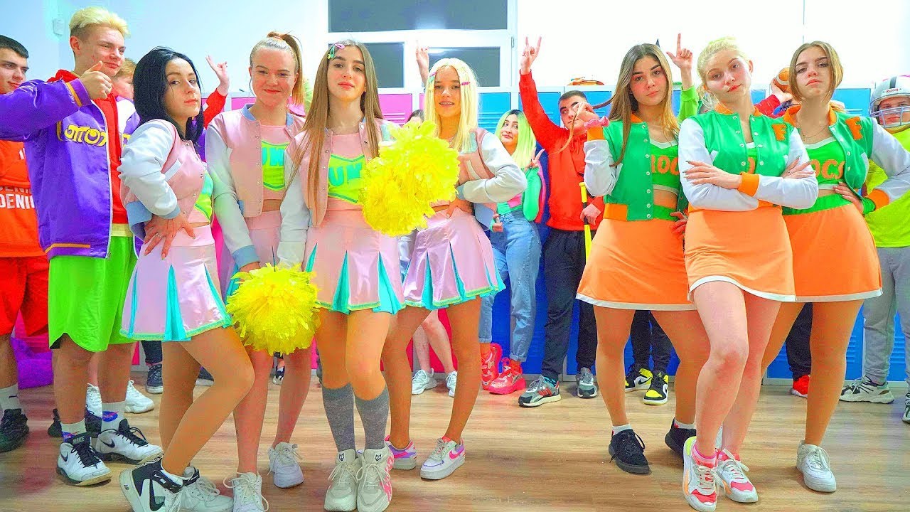 TÝM BUNNY JE ZPĚT! Kdo budou noví roztleskávačky? Diana a přátelé