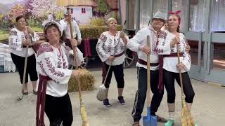 Buneii dansează "Eu numai, numai" de Ionel Istrati ❤️🇲🇩