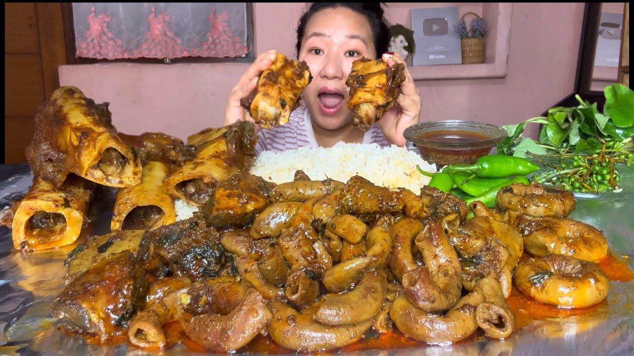 Bone Marrow And Beef Innards Mukbang