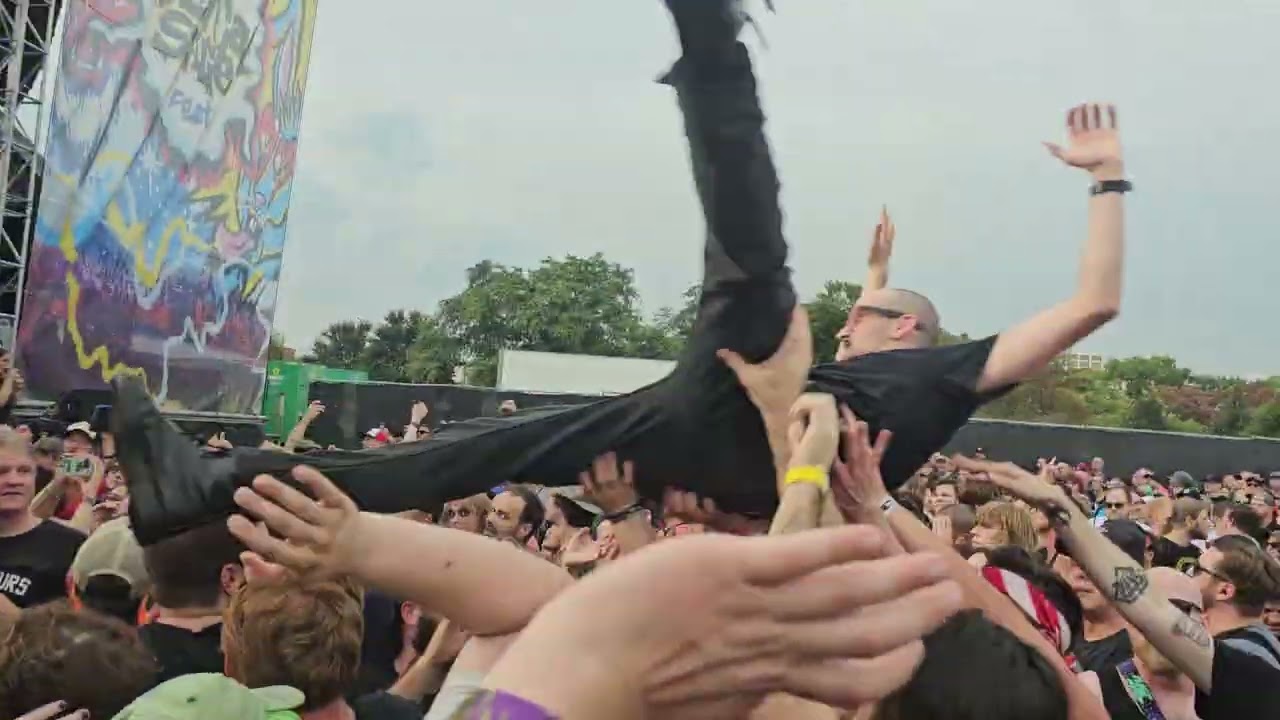 The Bouncing Souls - Lean On Sheena , live @ Riot Fest Day 2 9/19/2025