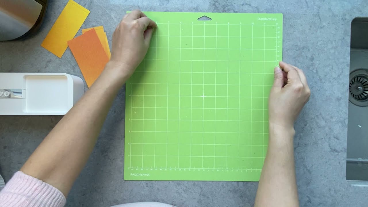 Easy and simple way to clean Cricut cutting mat, make it sticky again ...