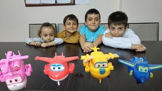 Harika Kanatlar Izle. Harika Kanatlar Oyuncakları Jett, Donnie, Dizzy Ve Jerome Aldık.