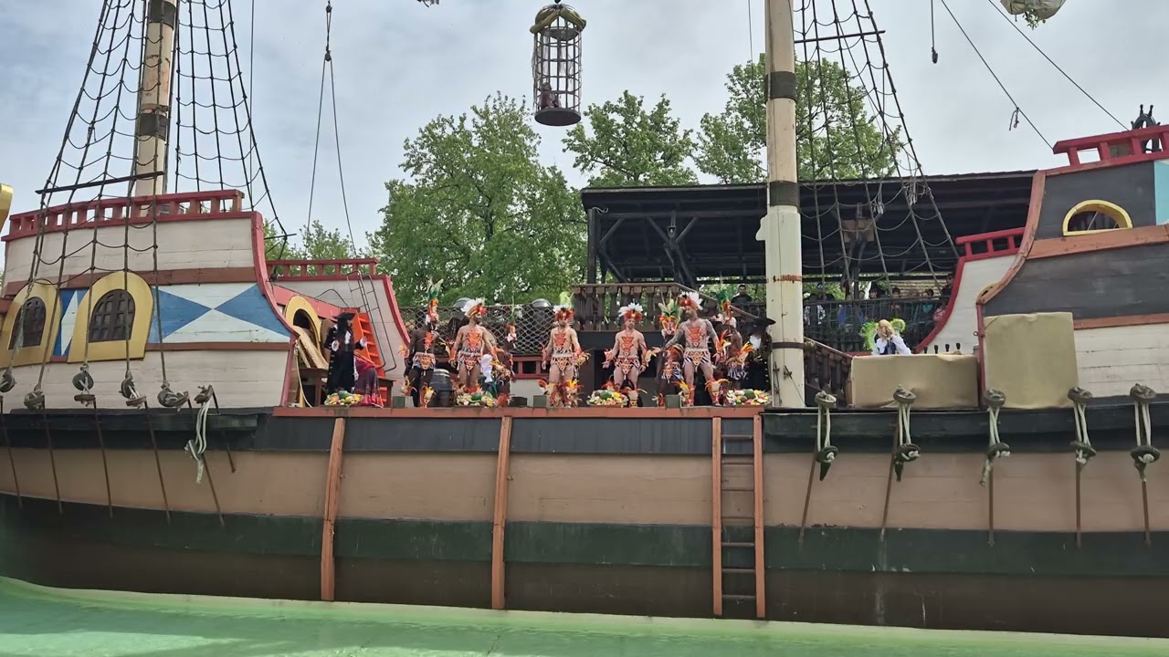 Taylor La Regina dei mari - (Gardaland Show 2024) -  Nave dei Corsari | Gardaland
