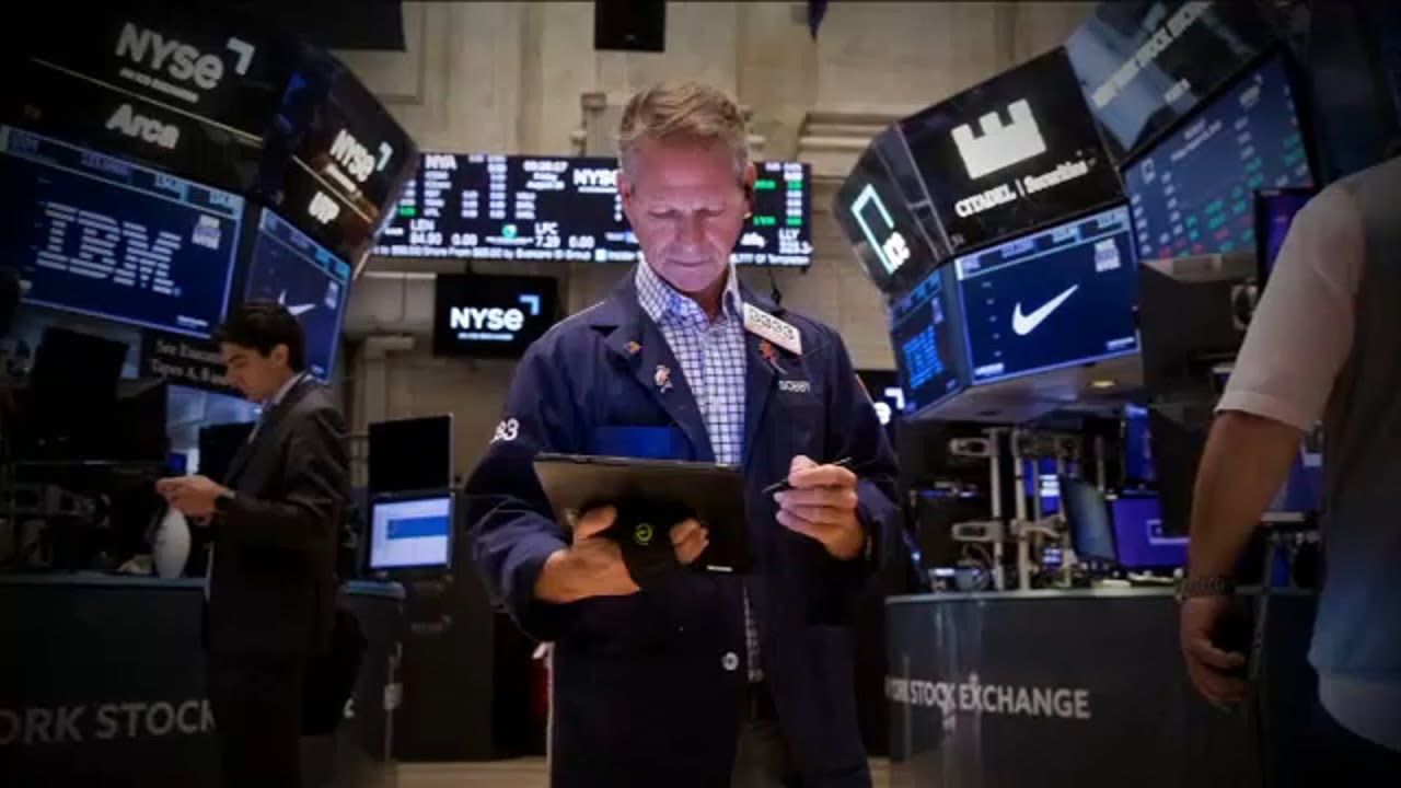 How you can protect your money in wake of banking collapses - YouTube