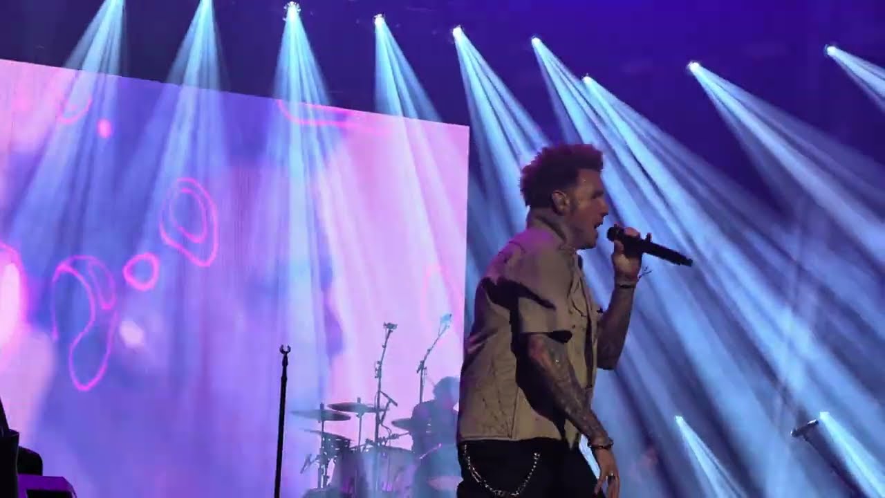 YouTube पर Papa Roach perform Forever (with In The End by Linkin Park tribute) in San Antonio, TX on 03/22/25. देखें YouTube पर Papa Roach perform Forever (with In The End by Linkin Park tribute) in San Antonio, TX on 03/22/25. देखें