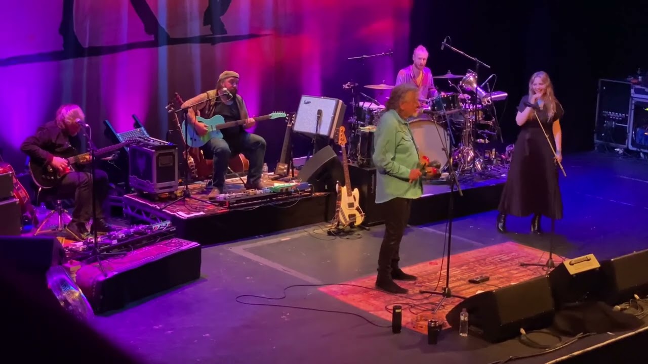 Robert Plant with Saving Grace - Season of the witch/spooky/light my fire/white rabbit (Halifax2022)