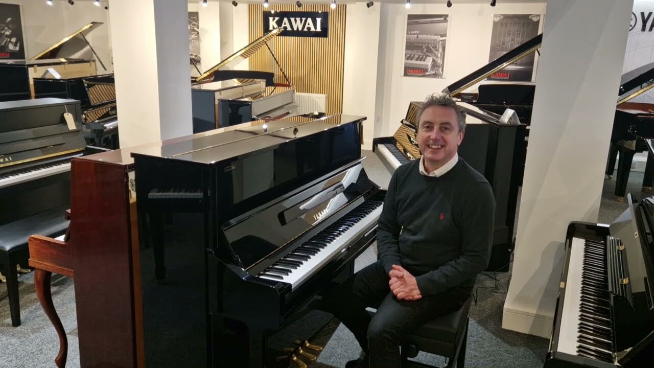 Демонстрация и обзор подержанного пианино Yamaha YU1S с бесшумным звучанием, корпус из полированн...