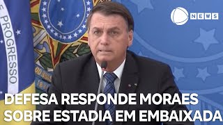 Defesa de Bolsonaro responde Moraes sobre estadia em Embaixada