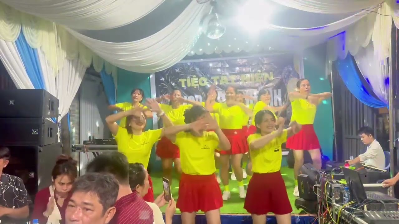 Team Thanh Tam giao lưu tất niên nhà bạn học viên 