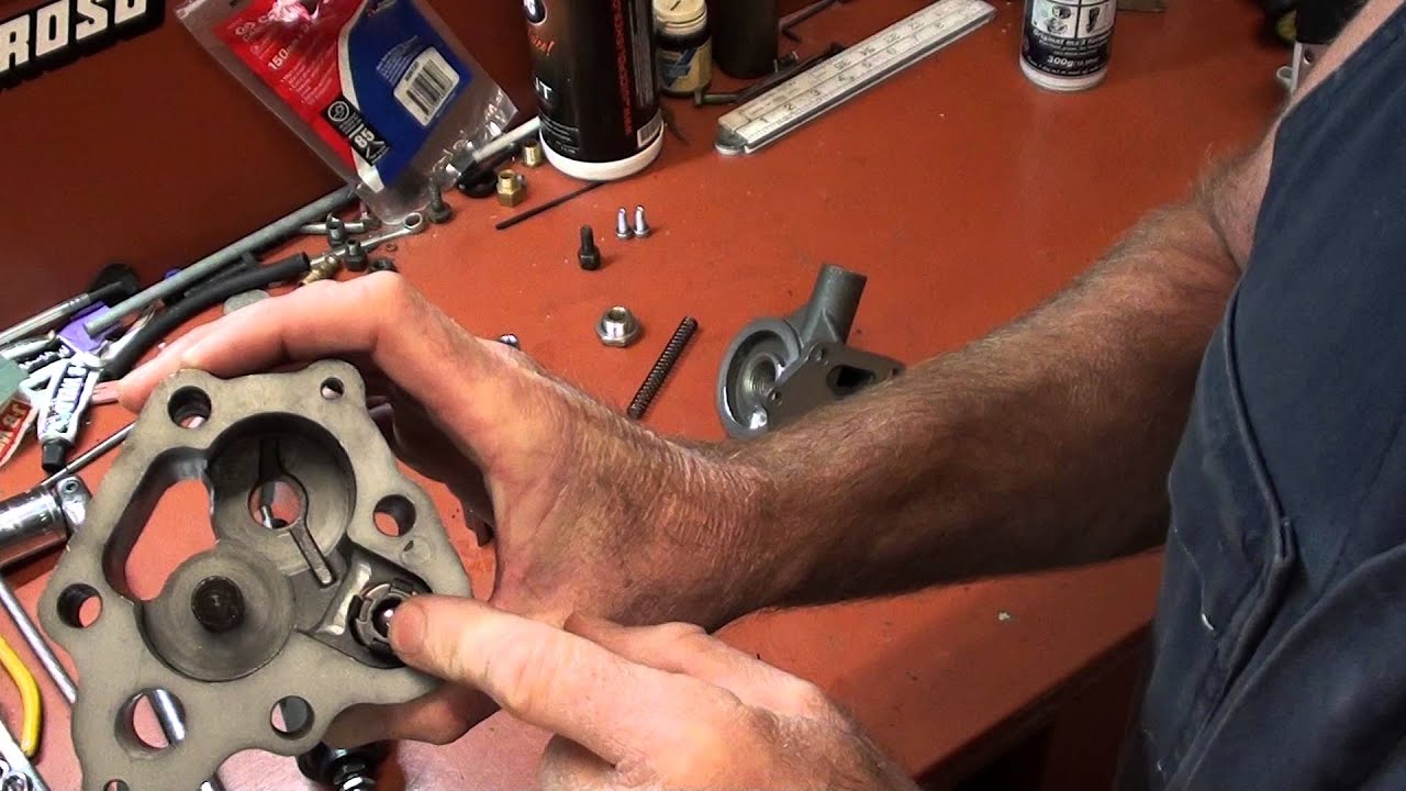 Holden v8 oil pump. race prepping. 1080HD - YouTube