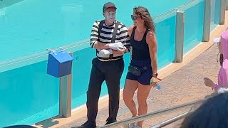 Laugh Out Loud with Rob: The SeaWorld Orlando Mime