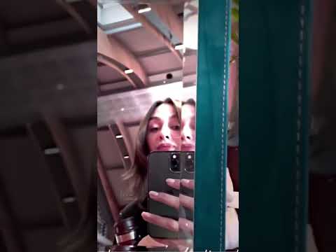   بتمون على ضحكة انا بتمون