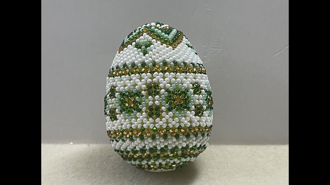 Пасхальное Яйцо.Как оплести бисером Верхушку яйца.Мозаичное плетение. Часть 2 из 3.